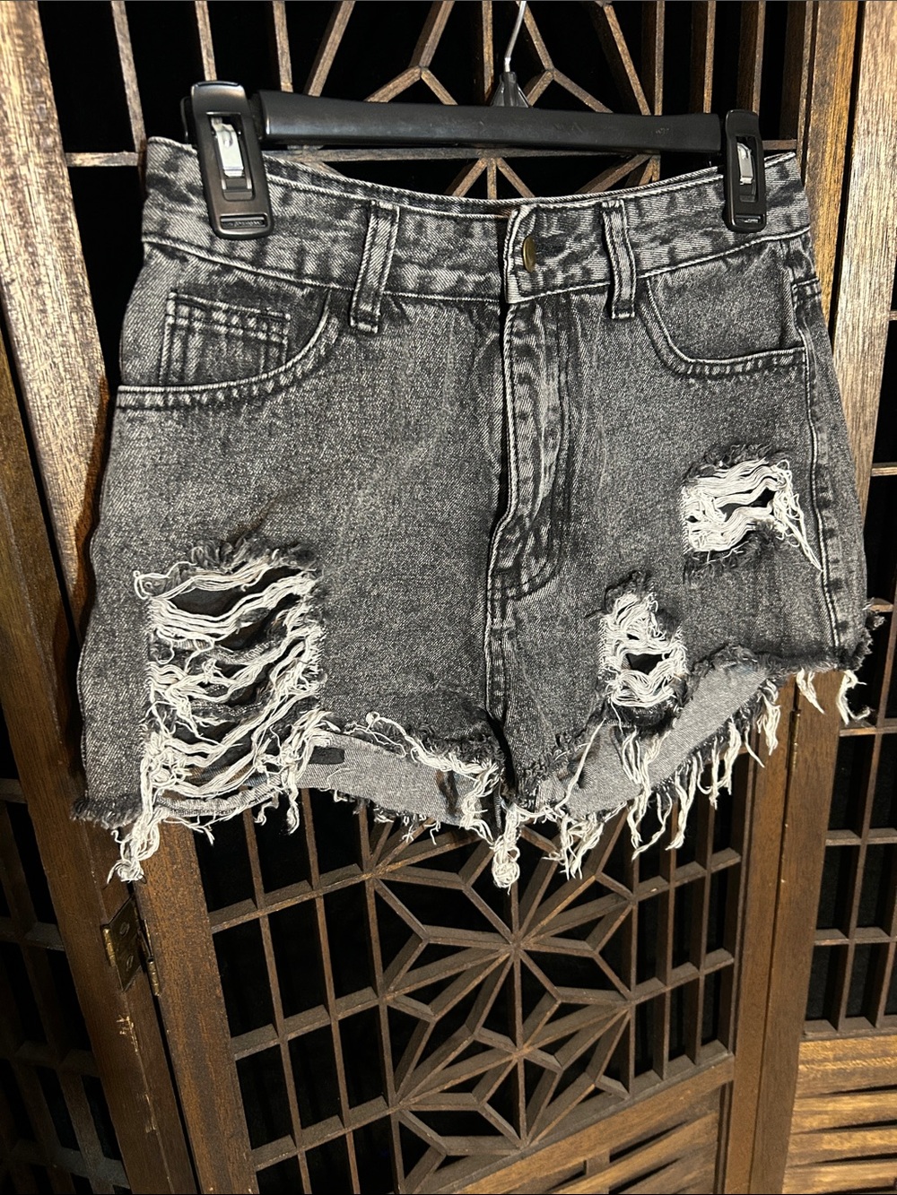 SHEIN DISTRESSED GRAY SHORTS 6